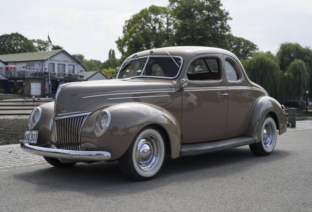 Image 1/33 de Ford Deluxe (1939)