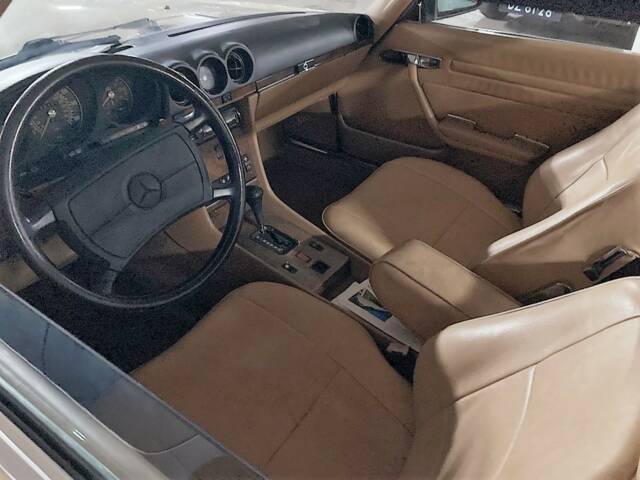 Image 1/26 of Mercedes-Benz 560 SL (1987)