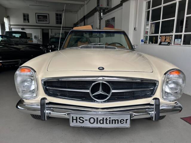 Immagine 1/31 di Mercedes-Benz 280 SL (1969)