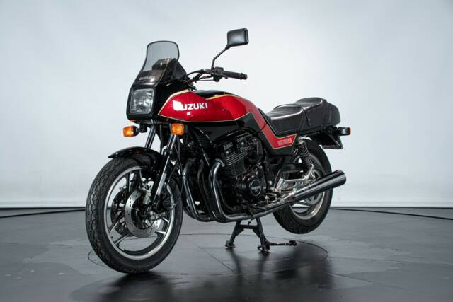 Image 1/50 de Suzuki GSX 1100 ES (1988)