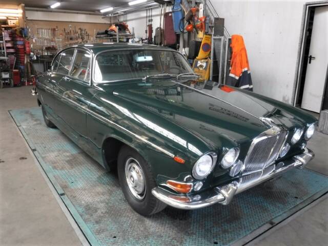 Image 1/50 of Jaguar 420 G (1968)