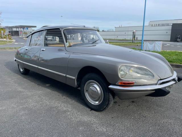 Imagen 1/9 de Citroën DS 23 (1973)