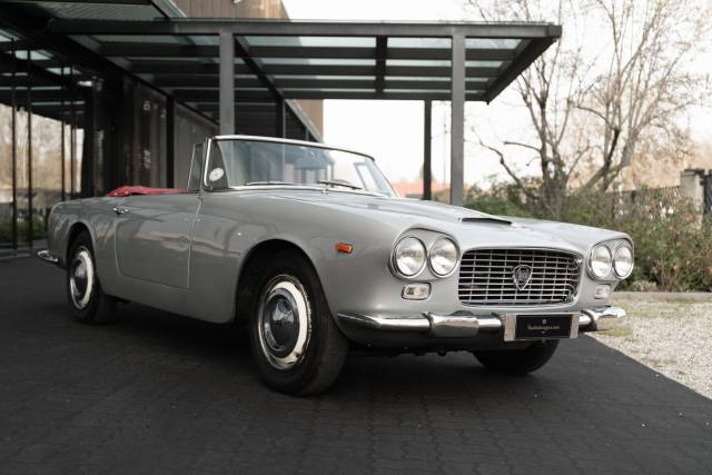 Image 1/37 de Lancia Flaminia GT 2.8 3C Touring (1963)