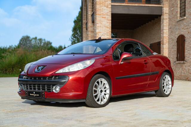 Image 1/50 de Peugeot 207 CC 1.6 VTi (2008)