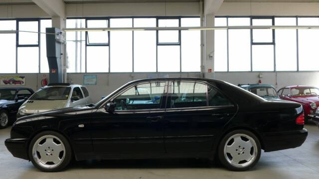 Bild 1/33 von Mercedes-Benz E 230 (1995)
