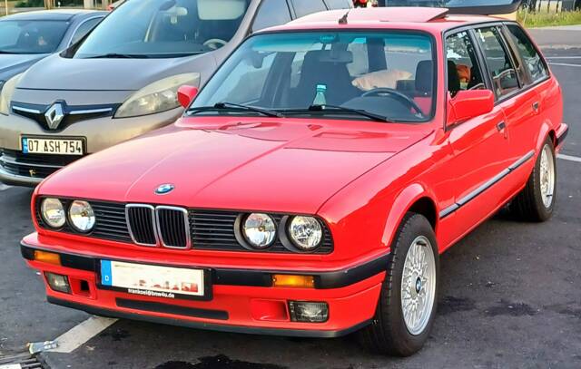 Bild 1/23 von BMW 316i Touring (1993)