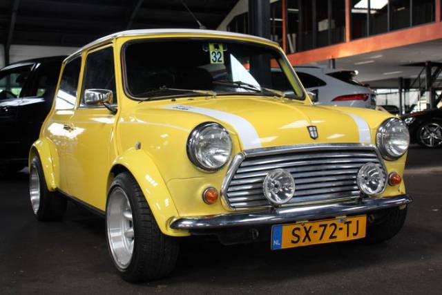 Image 1/9 of Austin Mini 1000 (1988)