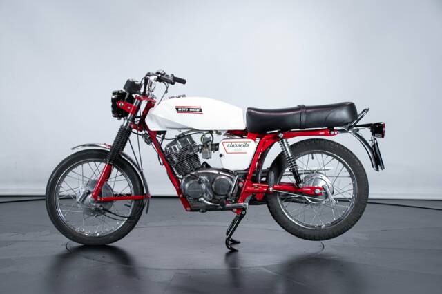 Image 1/50 de Moto Guzzi DUMMY (1971)