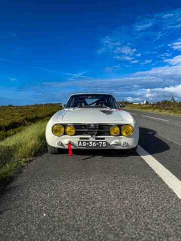 Image 1/99 de Alfa Romeo Giulia 1750 GT Am (1971)