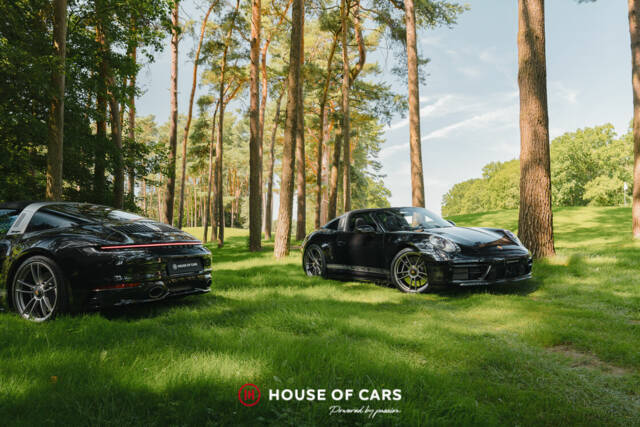 Image 1/51 of Porsche 911 Targa 4 GTS &quot;Edition 50 years Porsche Design&quot; (2022)
