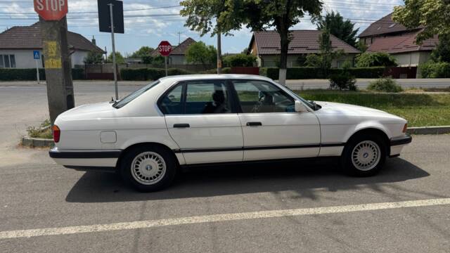 Image 1/37 of BMW 735i (1991)