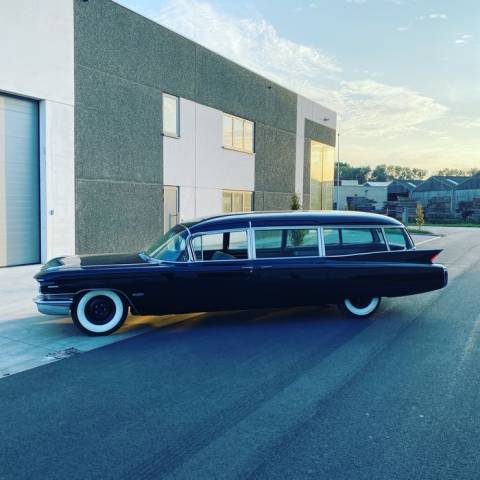 Image 1/3 of Cadillac Miller-Meteor (1960)