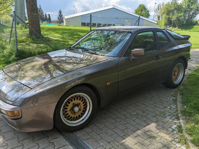 Bild 1/8 von Porsche 944 (1984)