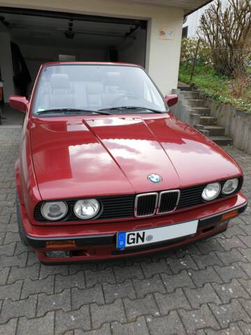 Bild 1/16 von BMW 320i (1991)