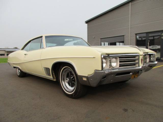 Image 1/15 of Buick Wildcat Sport Coupe (1968)