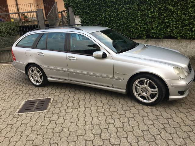 Mercedes C-32 T AMG 2001