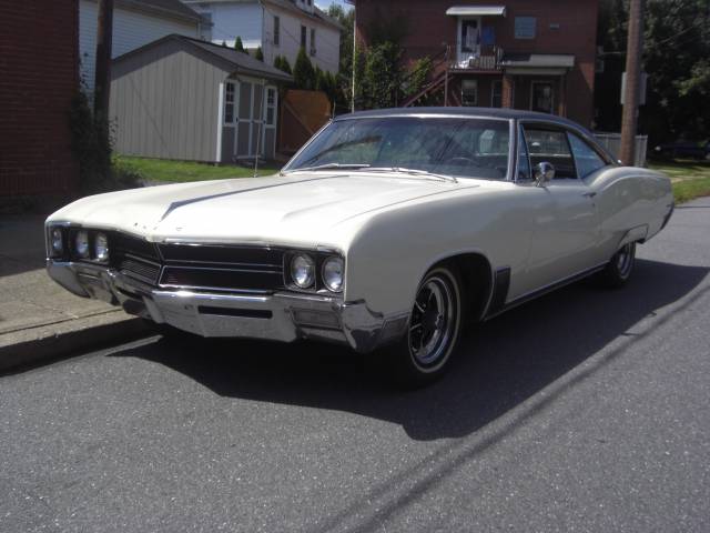 Image 1/9 of Buick Wildcat Sport Coupe (1967)