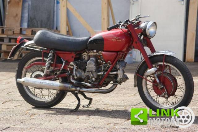 Image 1/10 de Moto Guzzi DUMMY (1967)