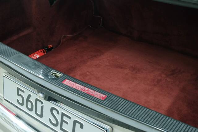 Bild 1/50 von Mercedes-Benz 560 SEC (1986)