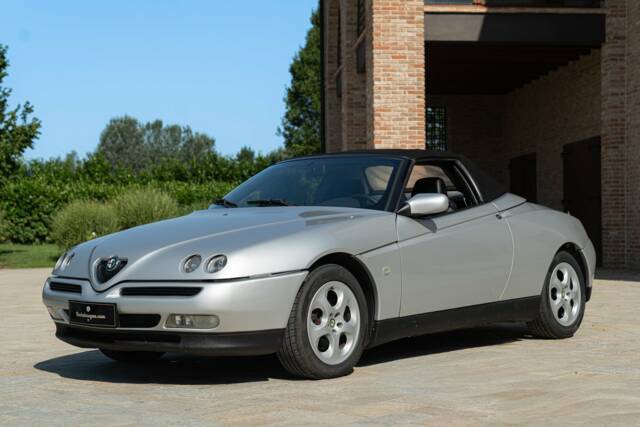 Afbeelding 1/50 van Alfa Romeo Spider 2.0 Twin Spark 16V (1996)