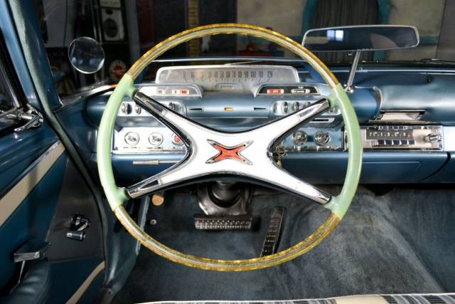 Imagen 1/27 de Dodge Dart Phoenix (1960)