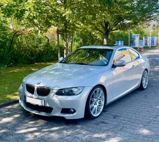 Image 1/28 de BMW 325d (2010)