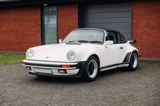 Image 1/55 of Porsche 911 Turbo 3.3 (1988)