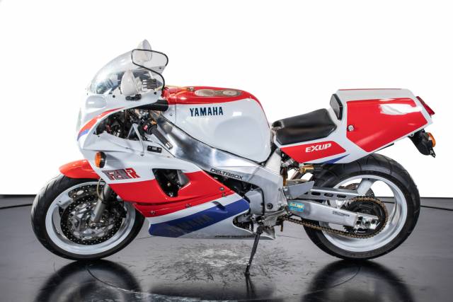 Bild 1/22 von Yamaha DUMMY (1989)