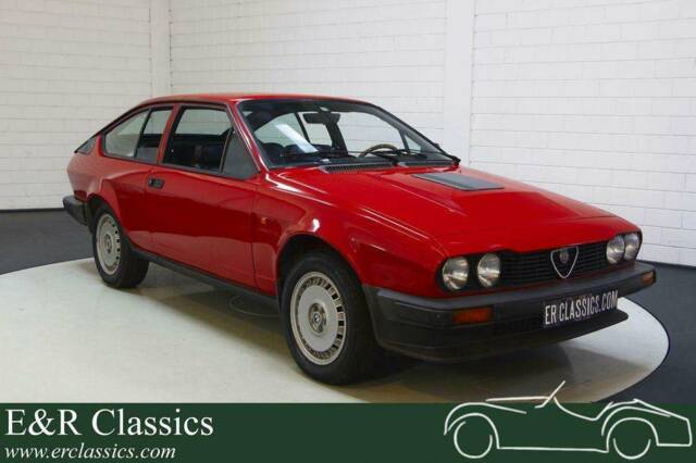 Imagen 1/15 de Alfa Romeo GTV 6 2.5 (1981)