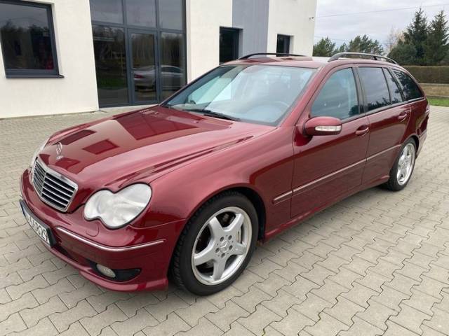 Image 1/9 of Mercedes-Benz C 32 AMG T (2002)