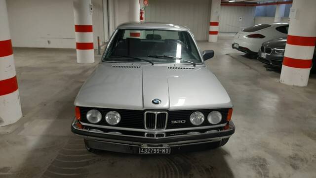 Image 1/22 of BMW 320/6 (1981)