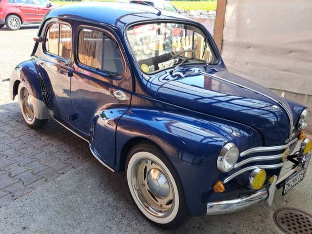 Image 1/8 of Renault 4 CV (1957)