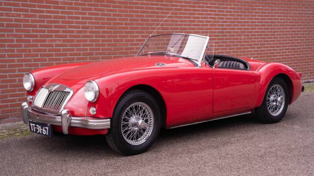 Image 1/8 of MG MGA 1500 (1956)