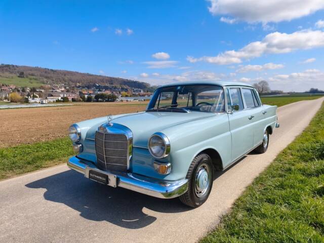 Afbeelding 1/25 van Mercedes-Benz 200 (1967)