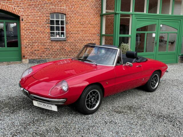Image 1/15 of Alfa Romeo 1750 Spider Veloce (1968)