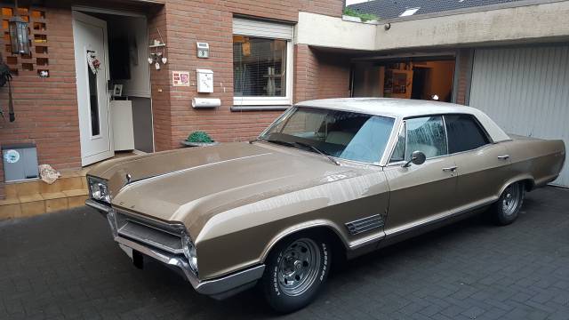Image 1/24 of Buick Wildcat (1966)