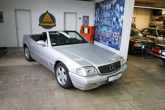 Image 1/33 of Mercedes-Benz SL 500 (2001)