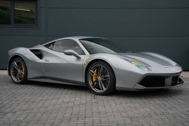 Image 1/50 de Ferrari 488 GTB (2019)