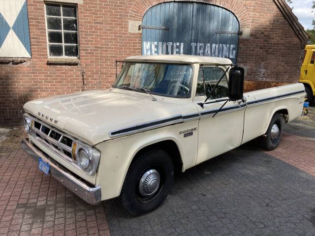 Image 1/26 of Dodge D 200 (1968)