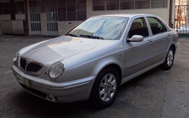 Immagine 1/22 di Lancia Lybra 1.8 (2000)