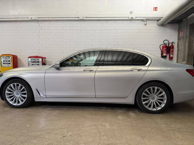 Bild 1/23 von BMW 730d (2016)