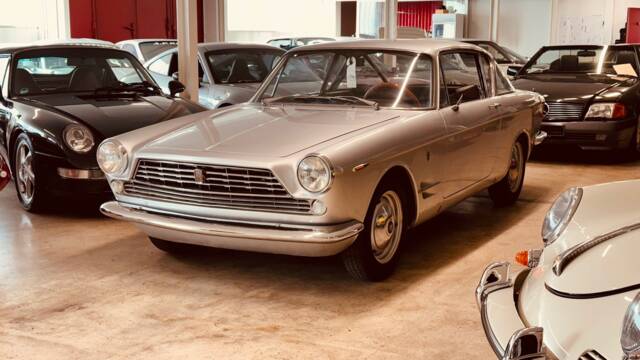 Bild 1/13 von FIAT 2300 S Coupé (1964)