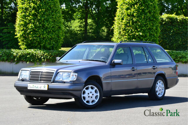 Image 1/44 de Mercedes-Benz E 280 T (1994)
