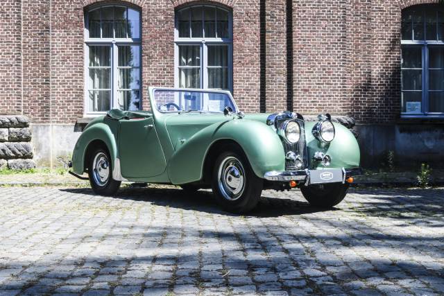 Image 1/30 of Triumph 2000 Roadster (1949)