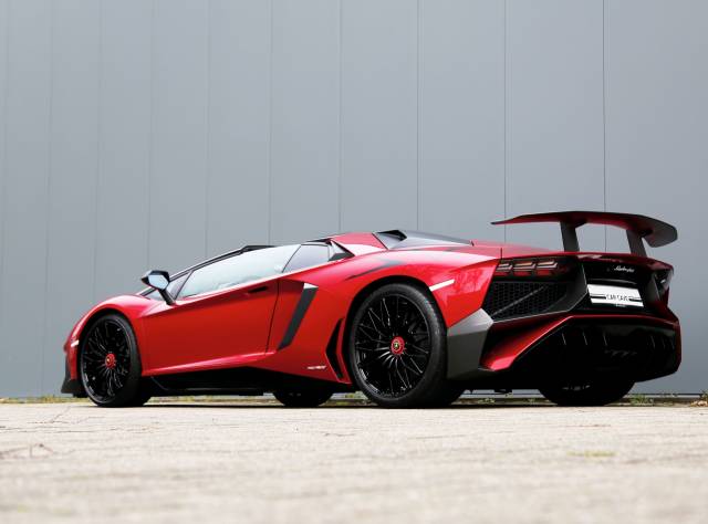 Image 1/49 de Lamborghini Aventador LP 750-4 SV Roadster (2016)