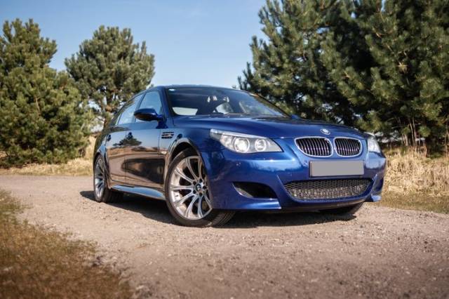 Immagine 1/9 di BMW M5 (2005)