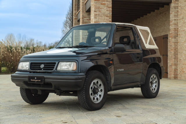 Image 1/33 of Suzuki Vitara (1996)
