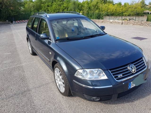 Image 1/20 de Volkswagen Passat Variant 4.0 W8 (2002)