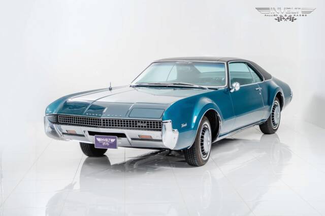 Image 1/16 of Oldsmobile Toronado (1967)