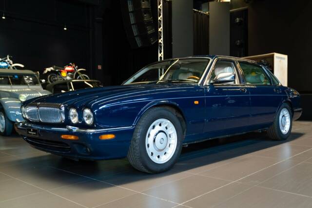 Bild 1/50 von Daimler Super V8 (1997)